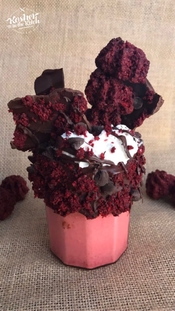 Red Velvet Macaroon Milkshake