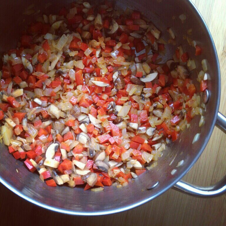Quinoa with Mushrooms, Onions & Red Pepper Kosher In The Kitch!