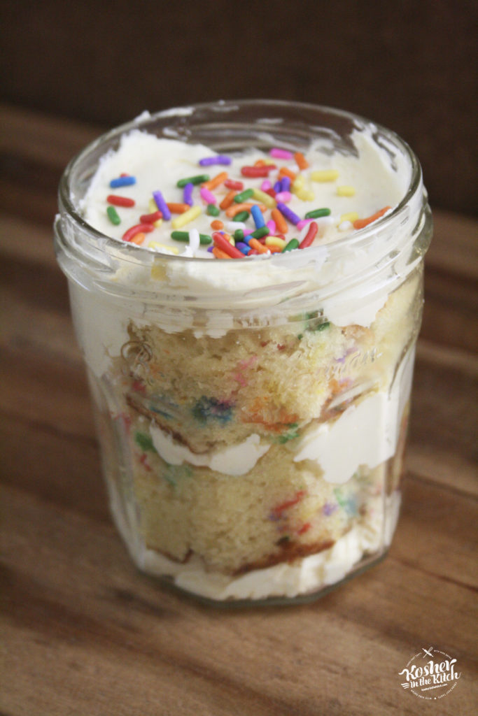 Funfetti Cake in a Jar Kosher In The Kitch!