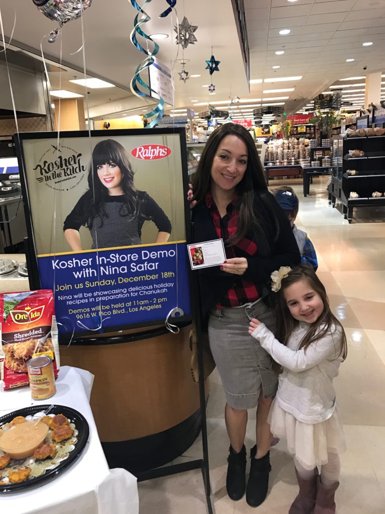 Hanukkah Demo at Ralphs