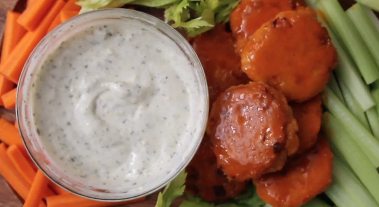 How to Make Buffalo Wings with Ranch Dressing {VIDEO} Kosher In The