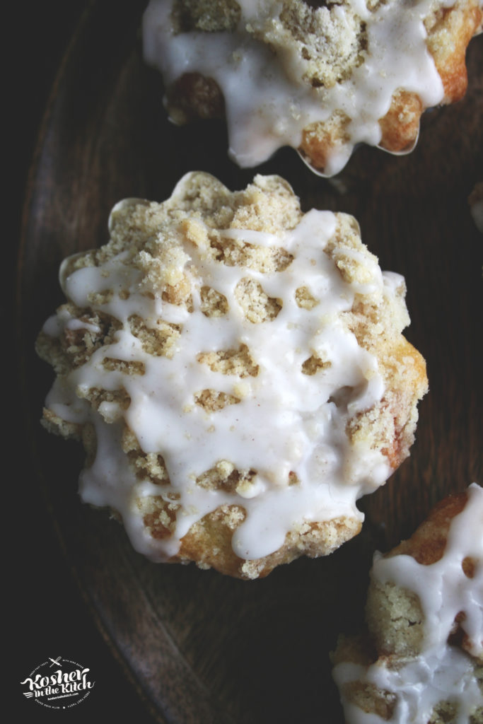 Apple Pie Crumb Muffins